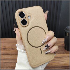 Beige Pebbled Leather MagSafe Case